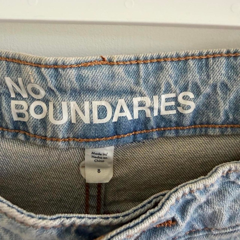 No Boundaries Womens Wide Leg Jeans Light Wash Mid Rise Denim Blue Size 8 NWT - Picture 4 of 4